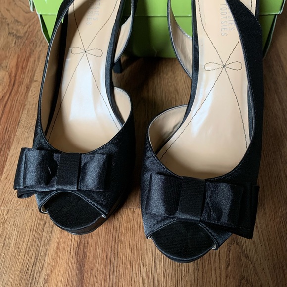 Mootsies Tootsies Moimani Black Satin Heels with Bow - Picture 2 of 7